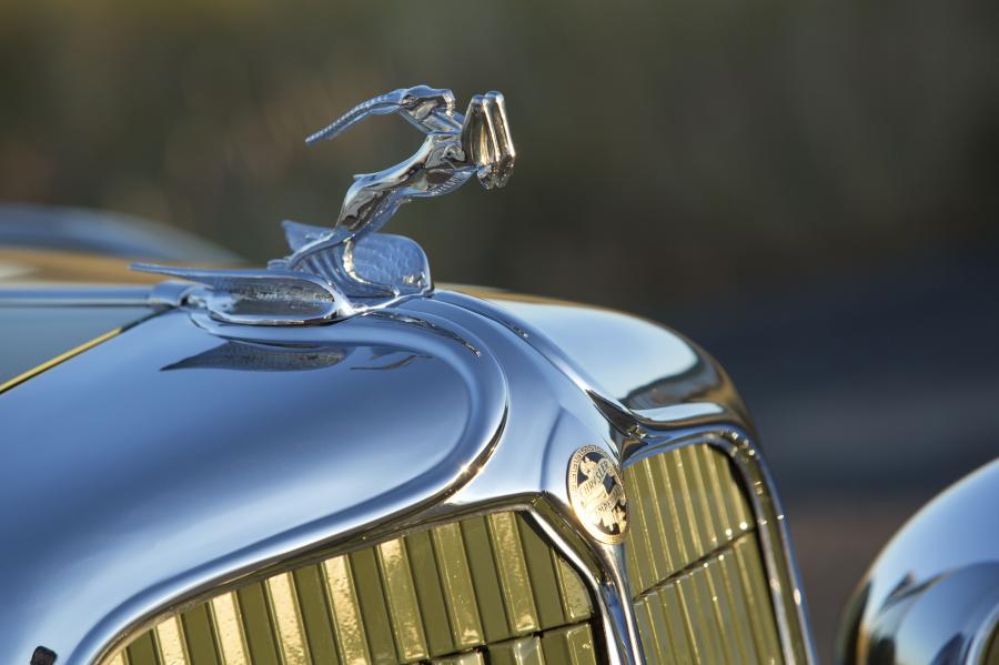  Chrysler CL Imperial Convertible Roadster by LeBaron 1932 года  (фото 14 из 26)
